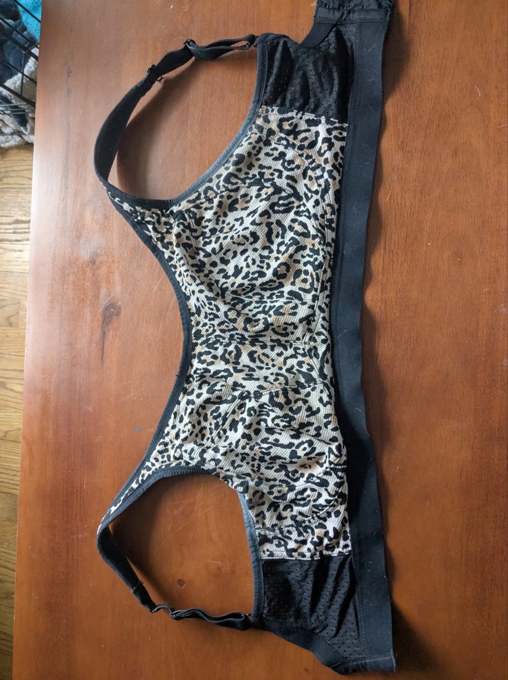 Felina Unity Sports Bra Leopard Print 32h Wire Free